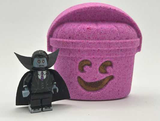 Trick or Treat Bucket Kids Bath Bomb – With Halloween Minifigure Inside!