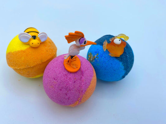 BASICS BOYS & GIRLS ROUND Bath Bomb with Surprise Toy Inside - Berwyn Betty's Bath & Body Shop