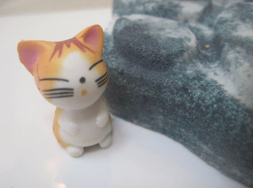 Cat Paw Print Bath Bombs Party Pack (with Toys Inside) - 6 ct - Berwyn Betty's Bath & Body Shop