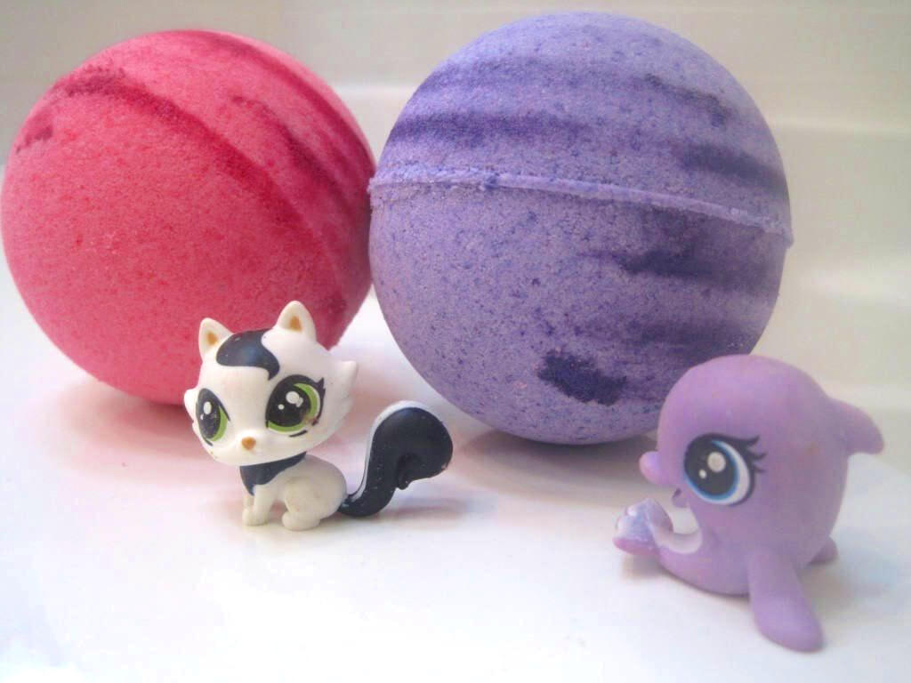 Pets Bath Bombs Party Pack (with Toys Inside) - 6 ct - Berwyn Betty's Bath & Body Shop