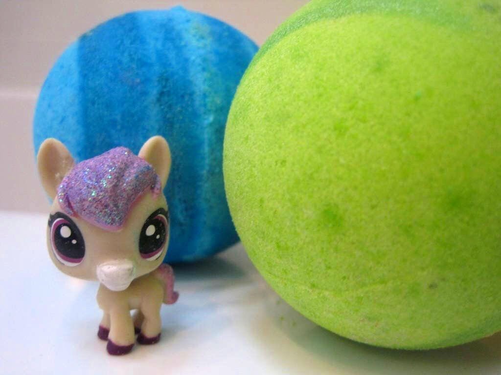 Pets Bath Bombs Party Pack (with Toys Inside) - 6 ct - Berwyn Betty's Bath & Body Shop