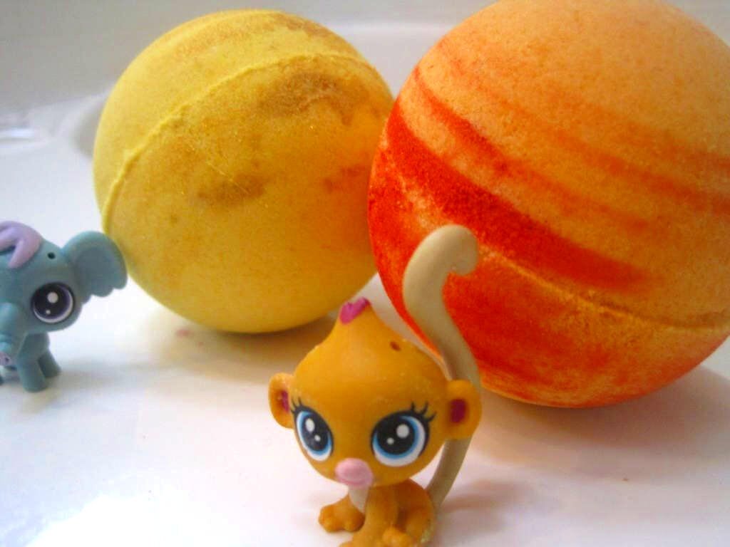 Pets Bath Bombs Party Pack (with Toys Inside) - 6 ct - Berwyn Betty's Bath & Body Shop