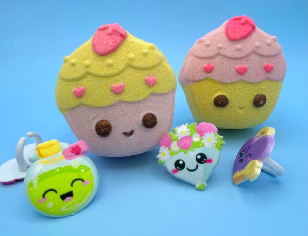 Kawaii Cupcake Kids Bath Bomb with Kawaii Ring Inside