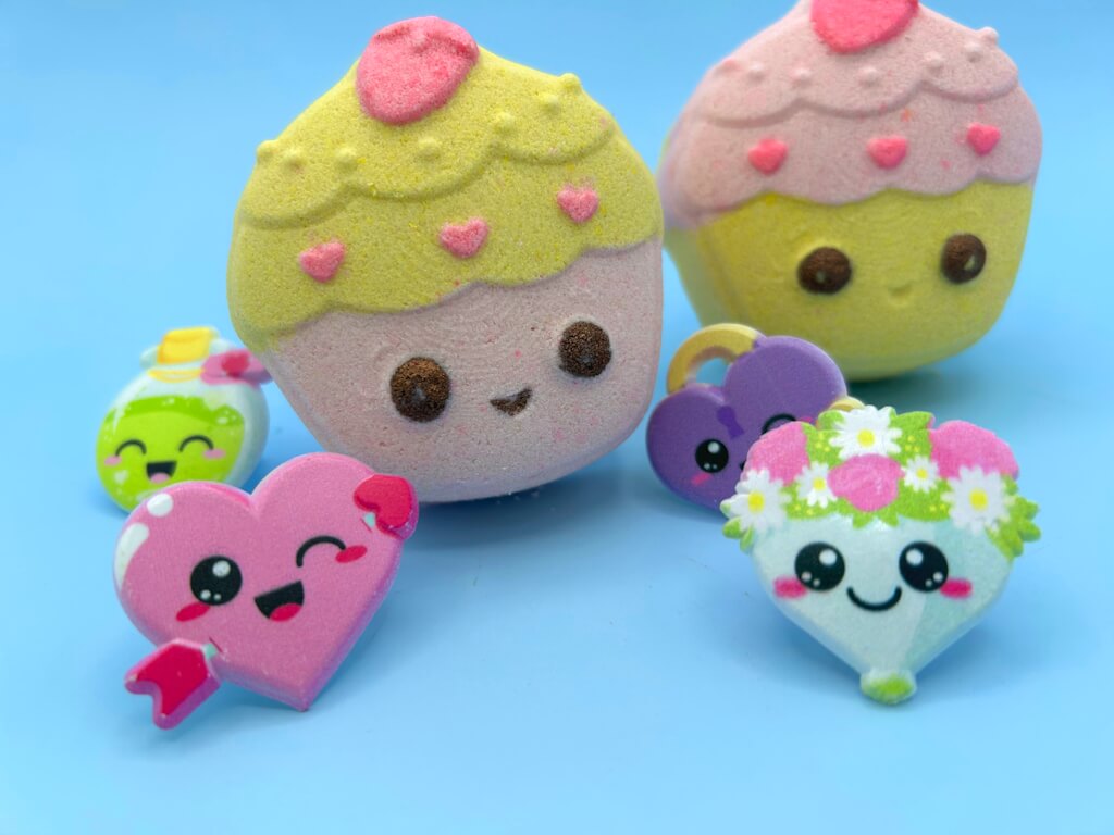 Kawaii Cupcake Kids Bath Bomb with Kawaii Ring Inside