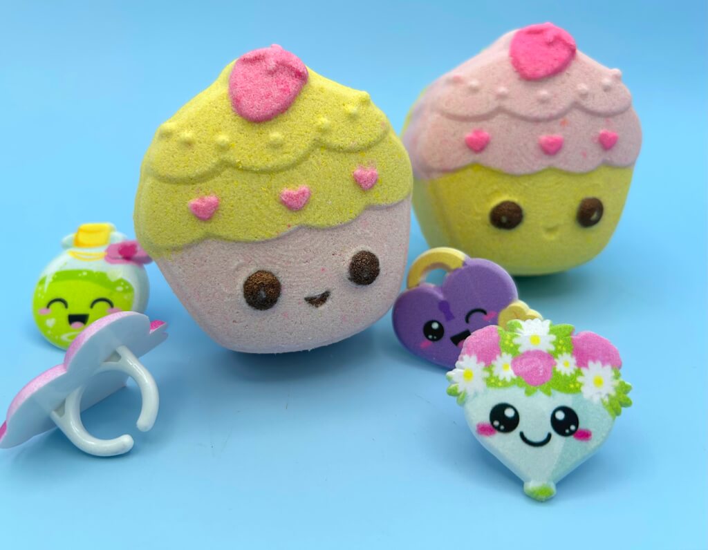 Kawaii Cupcake Kids Bath Bomb with Kawaii Ring Inside