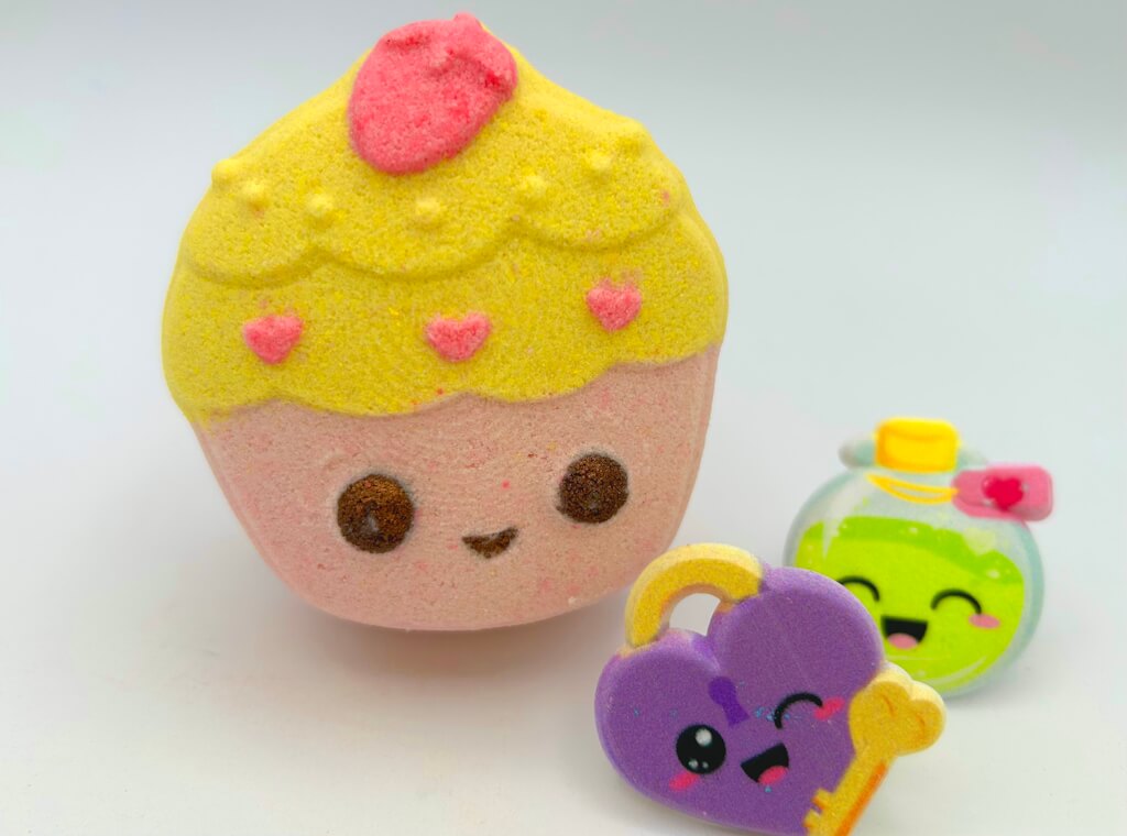 Kawaii Cupcake Kids Bath Bomb with Kawaii Ring Inside