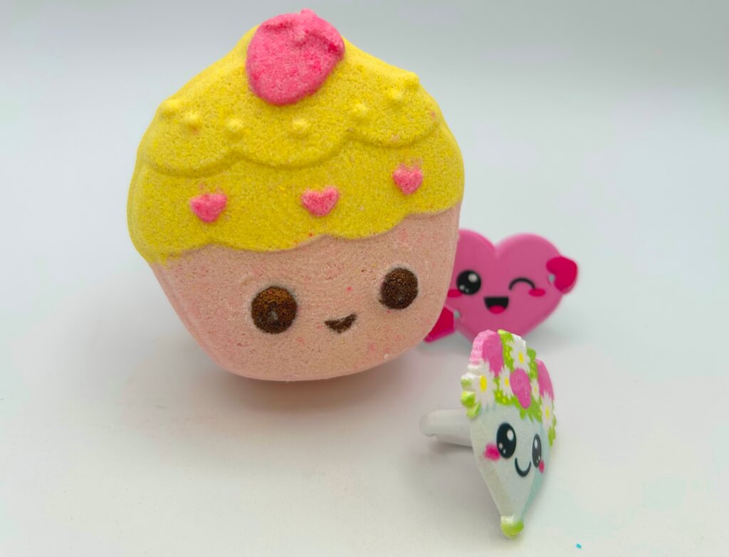 Kawaii Cupcake Kids Bath Bomb with Kawaii Ring Inside