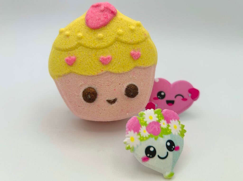 Kawaii Cupcake Kids Bath Bomb with Kawaii Ring Inside