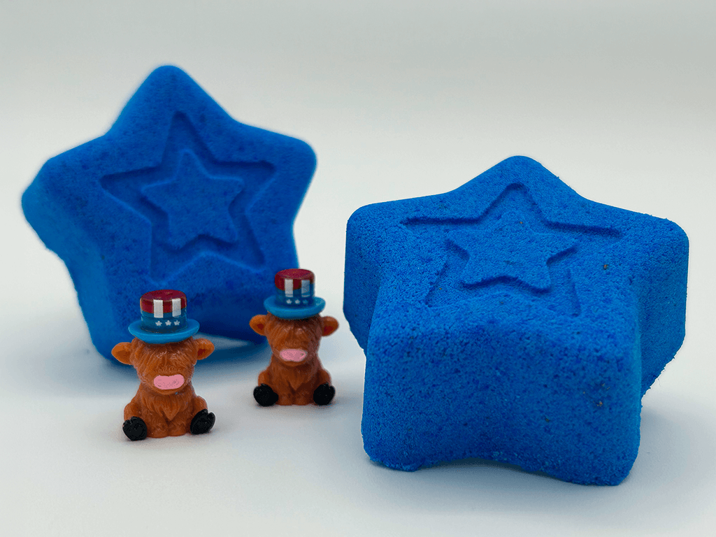 BASICS Patriotic Star Bath Bomb with Patriotic Highland Cow Figure Inside