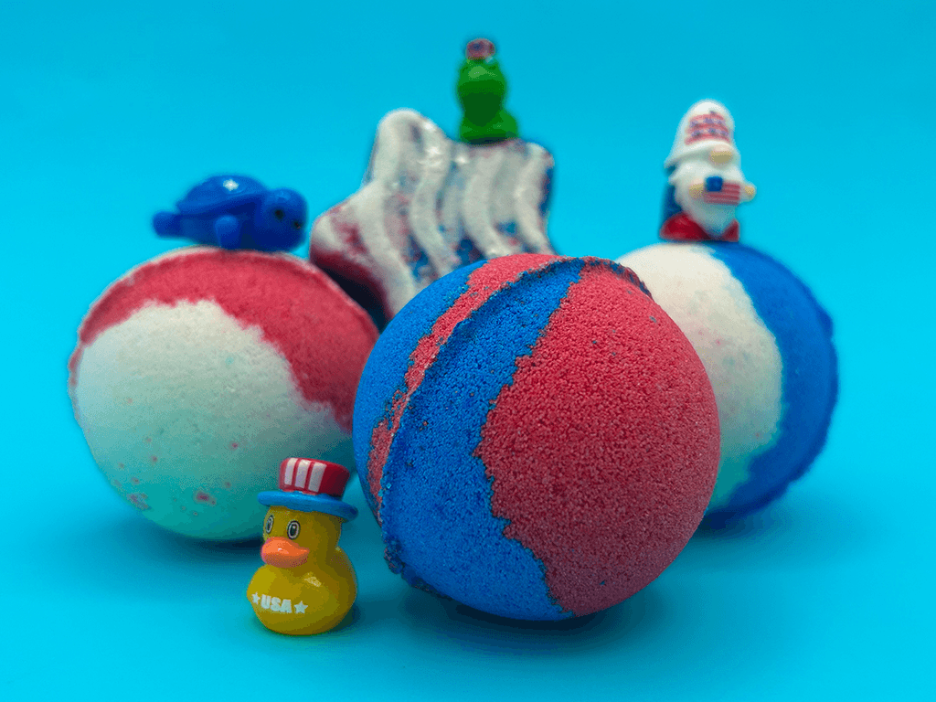 BASICS Patriotic Kids Bath Bomb Gift Bag with Patriotic Toys Inside - 6 ct
