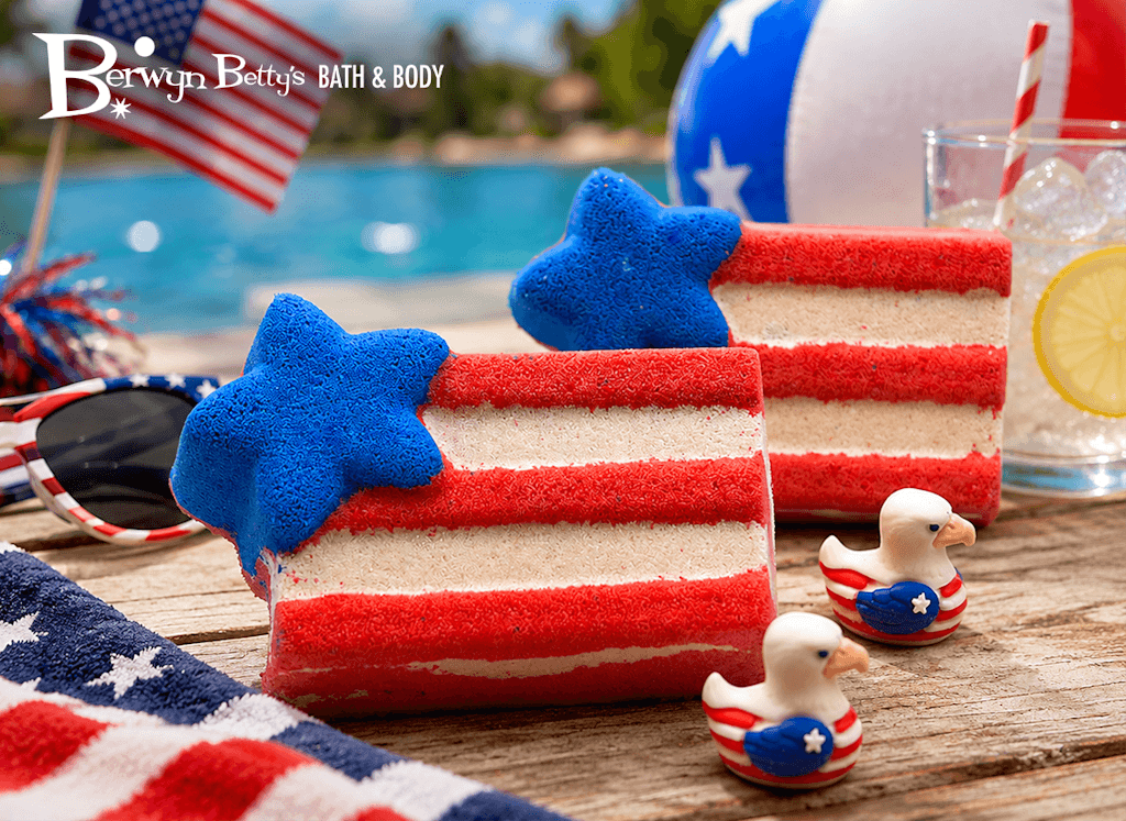 American Flag Kids Bath Bomb with Patriotic Duck Figure
