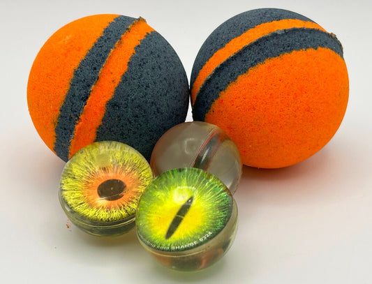 🐍 Halloween Striped Kids Bath Bomb with Snake Eye Bouncy Ball Inside