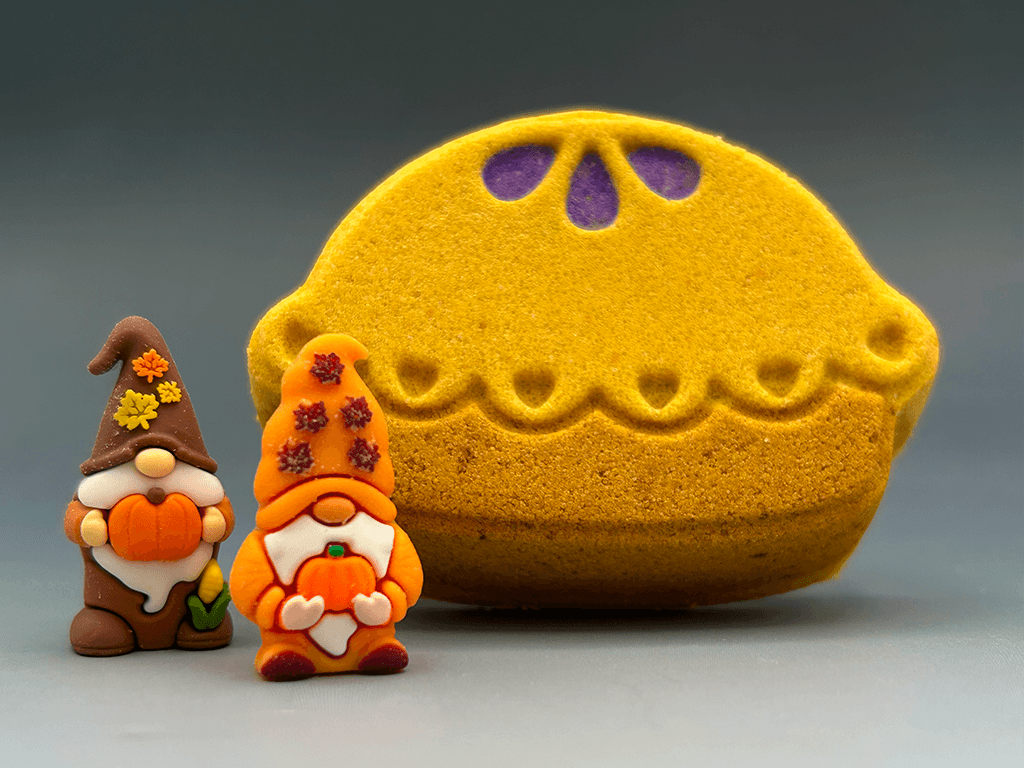 Fruit Pie Bath Bomb for Kids with Fall Gnome Toy Inside