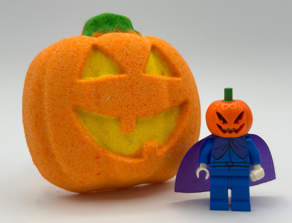 🎃 Jack O'Lantern Kids Bath Bomb with Pumpkinhead Minifigure Toy Inside