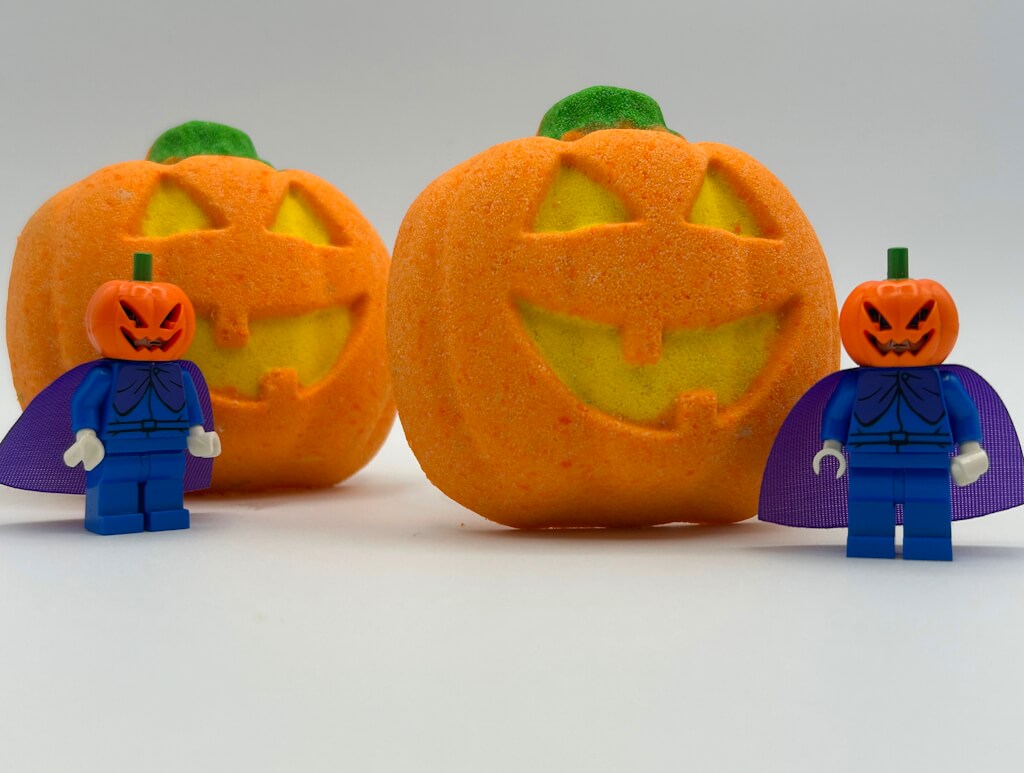 🎃 Jack O'Lantern Kids Bath Bomb with Pumpkinhead Minifigure Toy Inside