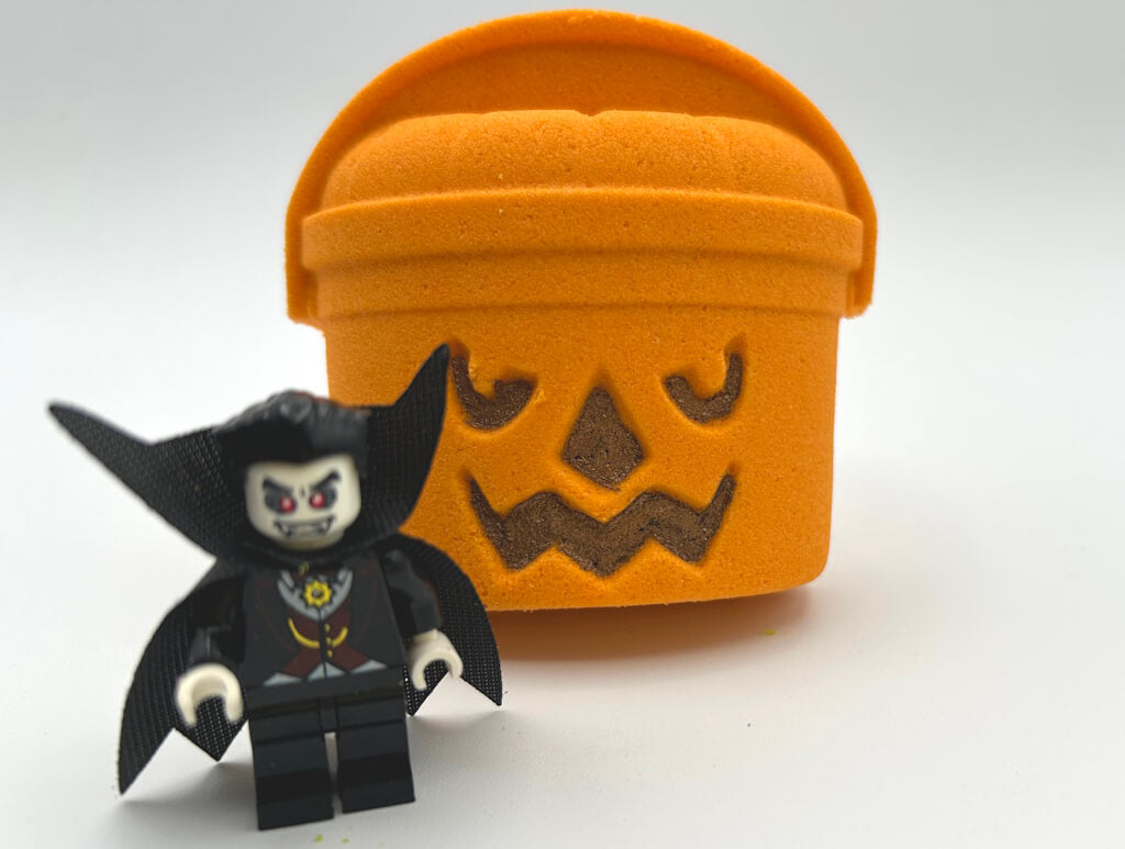 Trick or Treat Bucket Kids Bath Bomb – With Halloween Minifigure Inside!