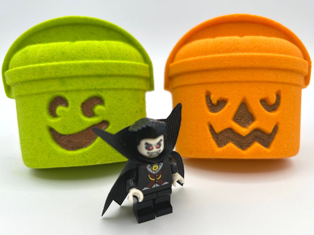 Trick or Treat Bucket Kids Bath Bomb – With Halloween Minifigure Inside!