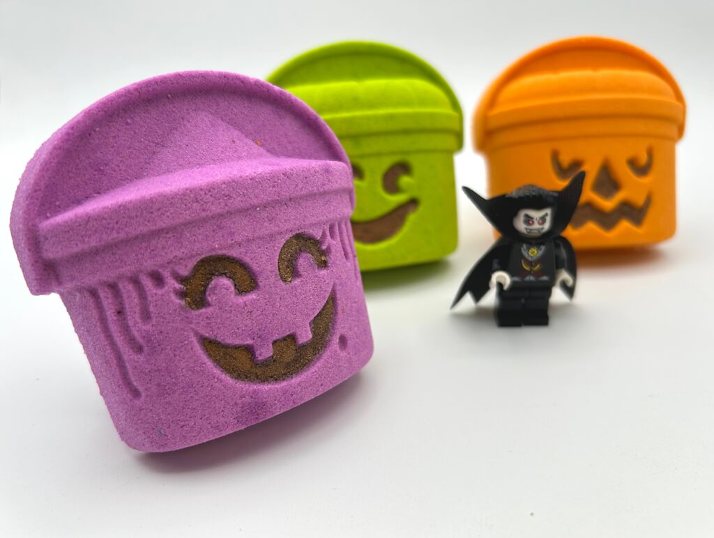 Trick or Treat Bucket Kids Bath Bomb – With Halloween Minifigure Inside!