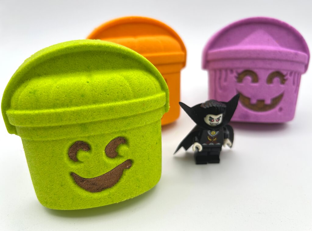 Trick or Treat Bucket Kids Bath Bomb – With Halloween Minifigure Inside!
