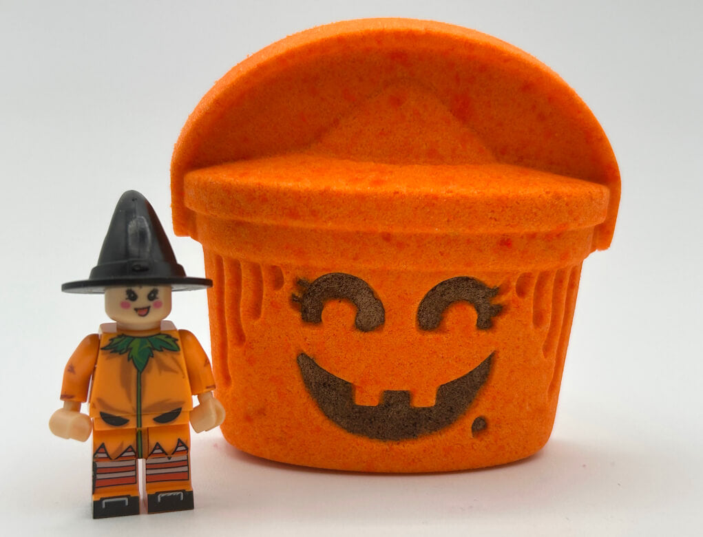 Trick or Treat Bucket Kids Bath Bomb – With Halloween Minifigure Inside!