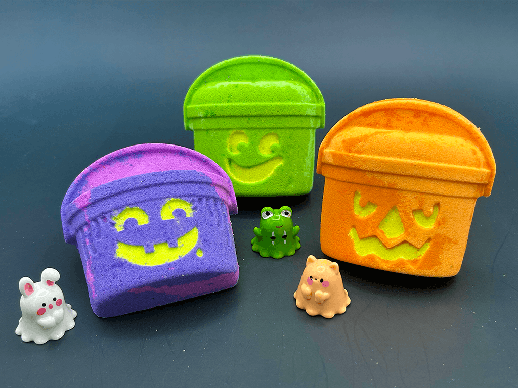 Halloween Trick-or-Treat Bucket Bath Bomb for Kids with Cute Animal Ghost Toy Inside