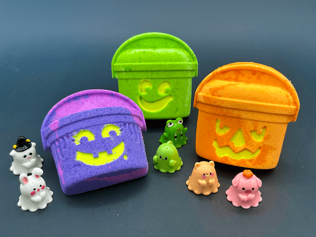 Halloween Trick-or-Treat Bucket Bath Bomb for Kids with Cute Animal Ghost Toy Inside