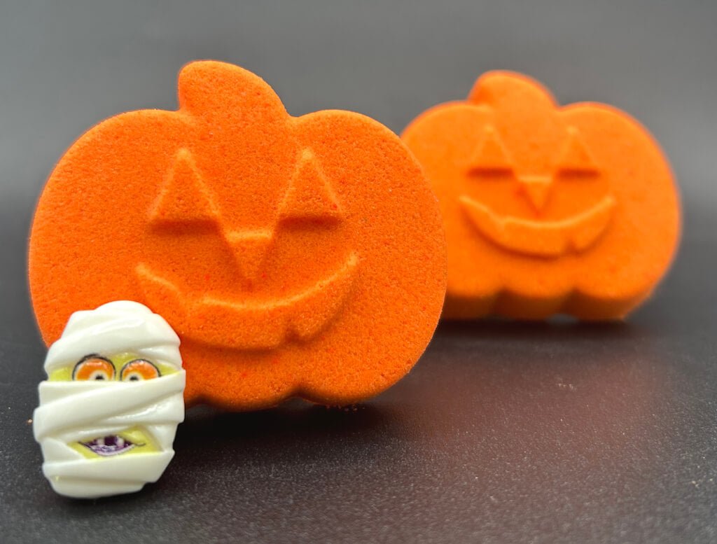 🎃 BASICS Mini Jack O'Lantern Kids Bath Bomb with Surprise Halloween - Themed Toy Inside - Berwyn Betty's Bath & Body Shop