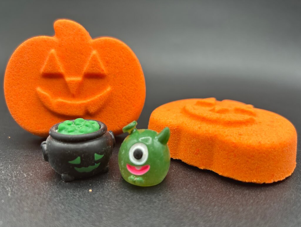 🎃 BASICS Mini Jack O'Lantern Kids Bath Bomb with Surprise Halloween - Themed Toy Inside - Berwyn Betty's Bath & Body Shop