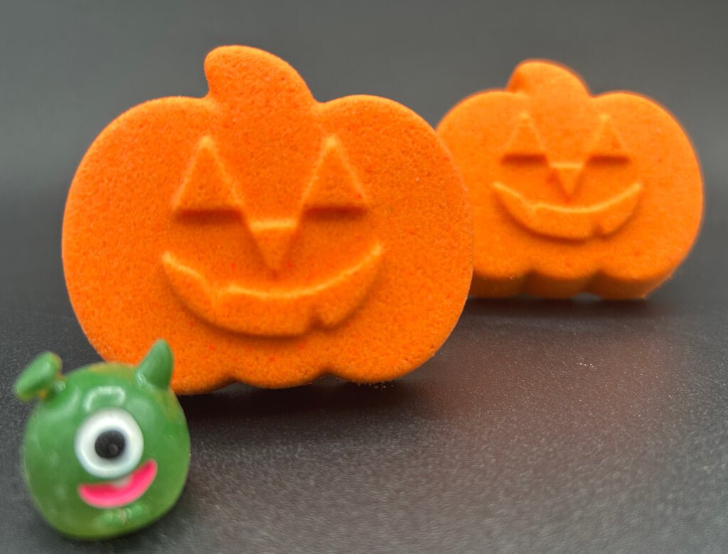 🎃 BASICS Mini Jack O'Lantern Kids Bath Bomb with Surprise Halloween - Themed Toy Inside - Berwyn Betty's Bath & Body Shop