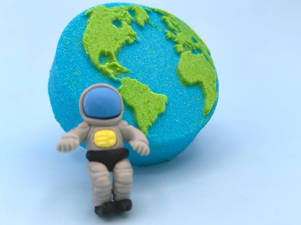 Earth Kids Bath Bomb with Outer Space Eraser Toy Inside - Berwyn Betty's Bath & Body Shop