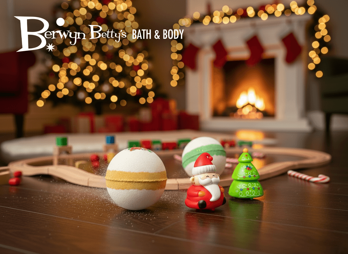 Holiday Kids Bath Bomb with Holiday Figure Pullback Racer Inside - White/Gold