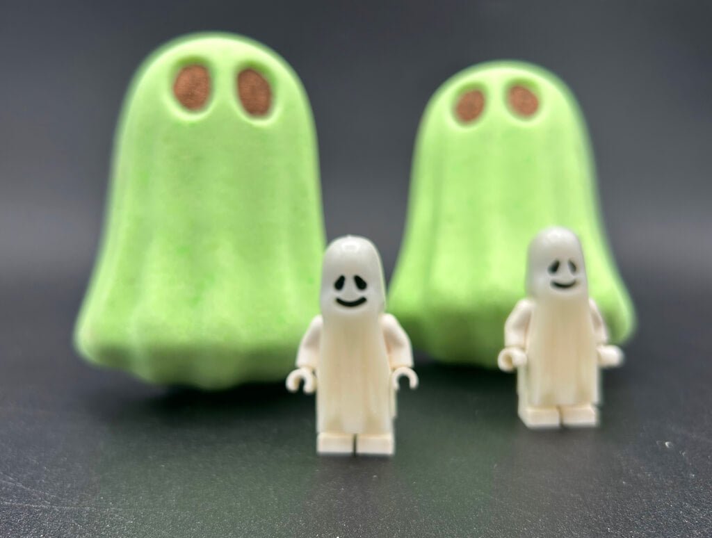 👻 Ghost Kids Bath Bomb with Glow - in - the - Dark Ghost Minifigure Inside - Berwyn Betty's Bath & Body Shop