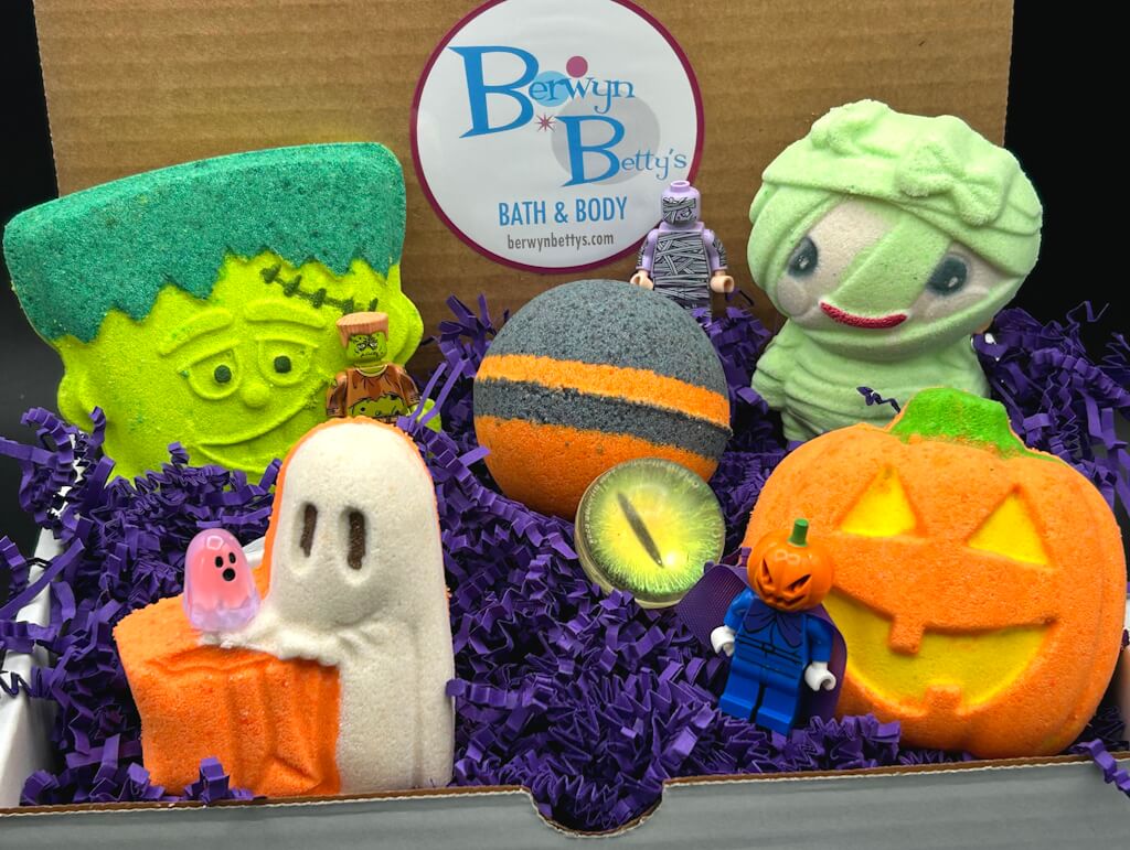 🎃HALLOWEEN Kids Bath Bombs Gift Box - 5 ct Spooky Surprises! - Berwyn Betty's Bath & Body Shop