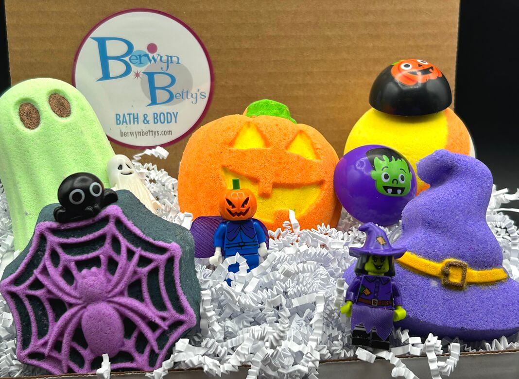🎃HALLOWEEN Kids Bath Bombs Gift Box - 5 ct Spooky Surprises! - Berwyn Betty's Bath & Body Shop