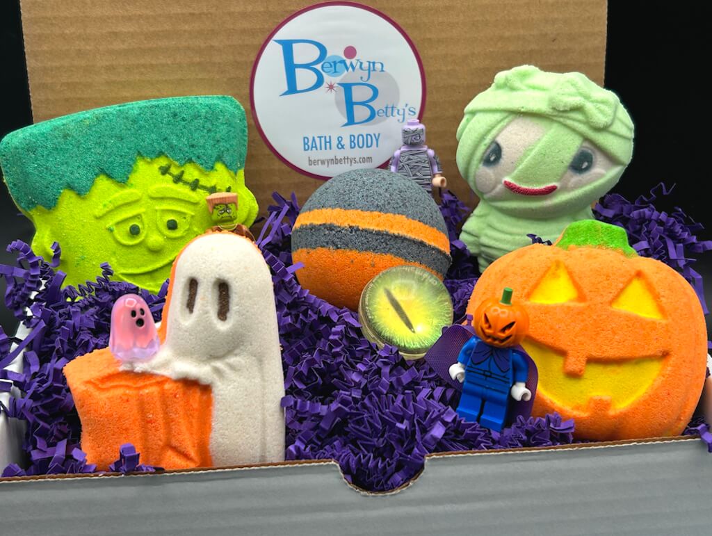 🎃HALLOWEEN Kids Bath Bombs Gift Box - 5 ct Spooky Surprises! - Berwyn Betty's Bath & Body Shop