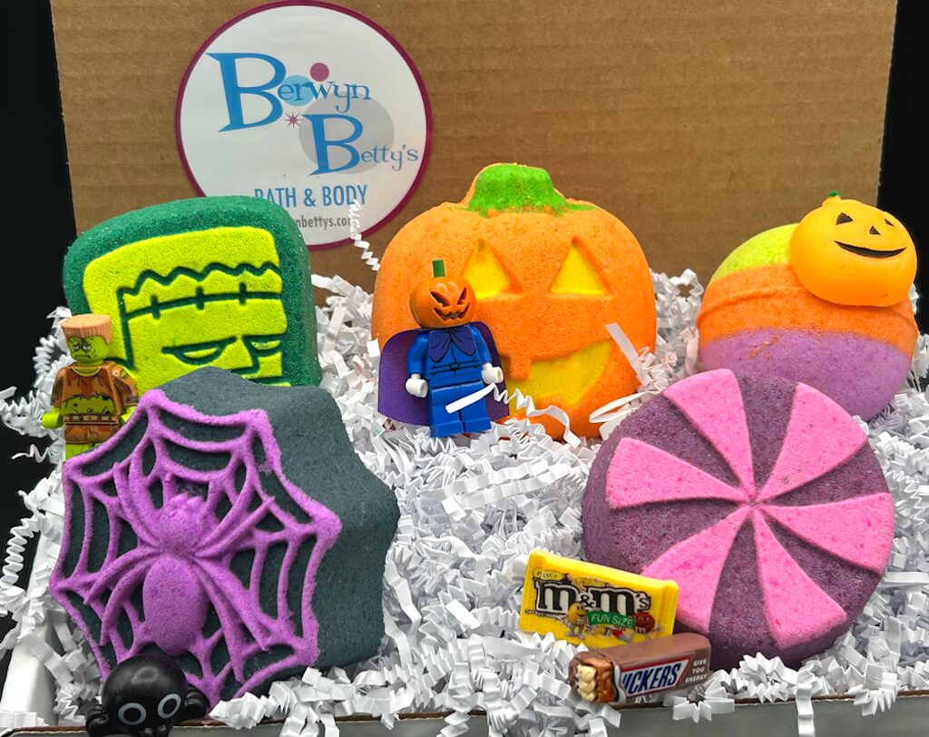 🎃HALLOWEEN Kids Bath Bombs Gift Box - 5 ct Spooky Surprises! - Berwyn Betty's Bath & Body Shop