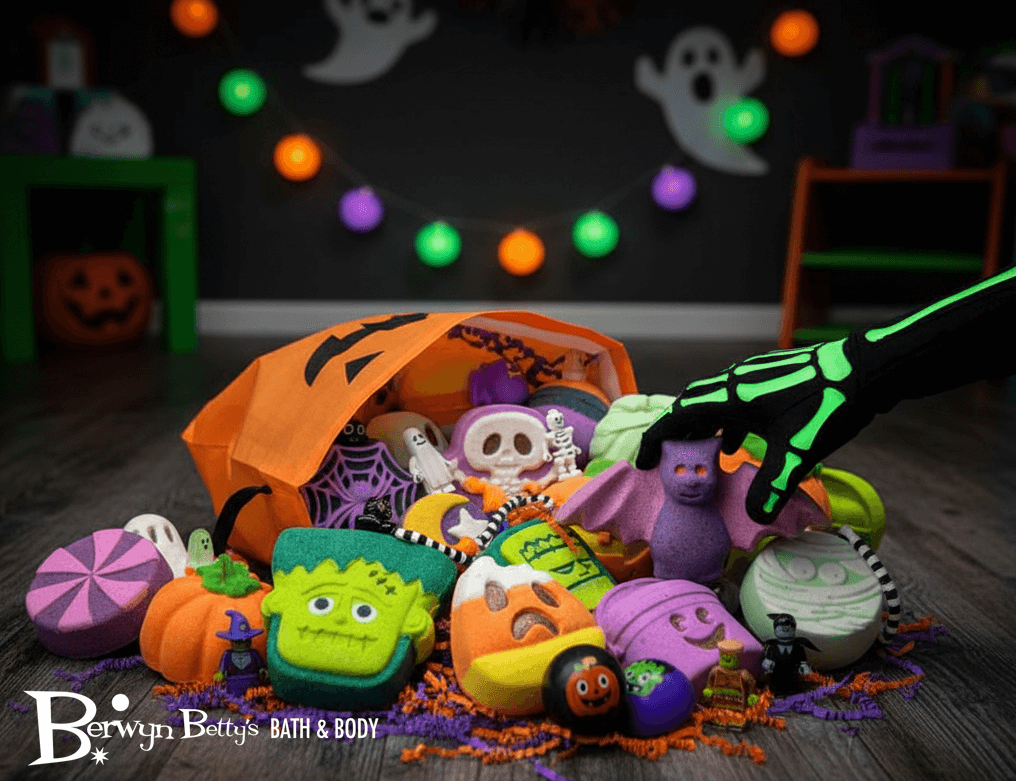 🎃HALLOWEEN Kids Bath Bombs Gift Box - 8 ct Spooky Surprises! - Berwyn Betty's Bath & Body Shop