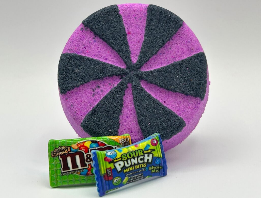 🍭 Halloween Pinwheel Candy Kids Bath Bomb with Candy Trinkets Inside - Berwyn Betty's Bath & Body Shop