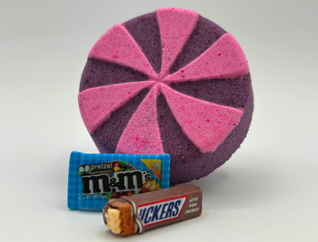 🍭 Halloween Pinwheel Candy Kids Bath Bomb with Candy Trinkets Inside - Berwyn Betty's Bath & Body Shop