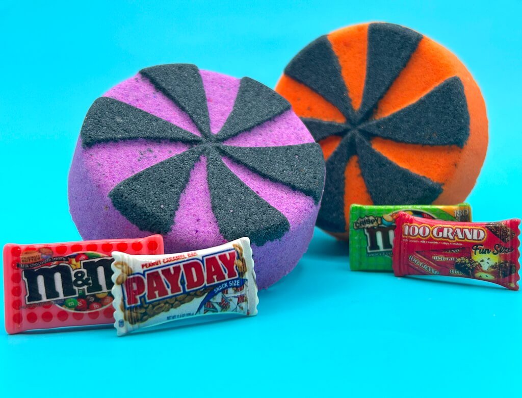 🍭 Halloween Pinwheel Candy Kids Bath Bomb with Candy Trinkets Inside - Berwyn Betty's Bath & Body Shop
