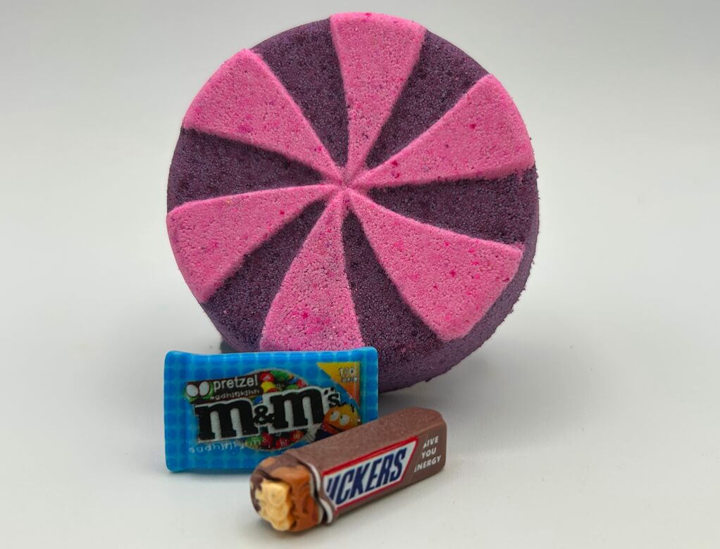 🍭 Halloween Pinwheel Candy Kids Bath Bomb with Candy Trinkets Inside - Berwyn Betty's Bath & Body Shop