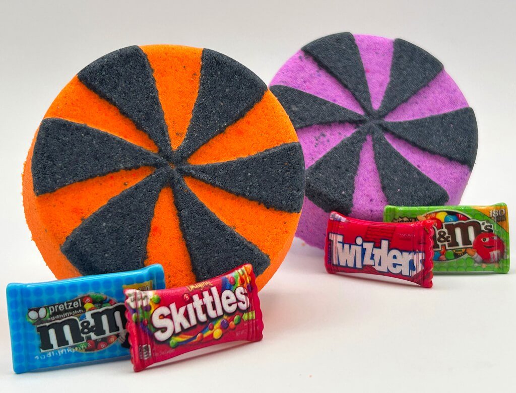 🍭 Halloween Pinwheel Candy Kids Bath Bomb with Candy Trinkets Inside - Berwyn Betty's Bath & Body Shop
