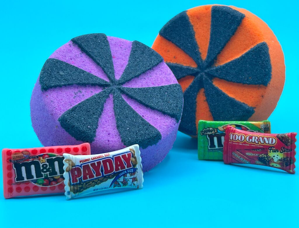 🍭 Halloween Pinwheel Candy Kids Bath Bomb with Candy Trinkets Inside - Berwyn Betty's Bath & Body Shop