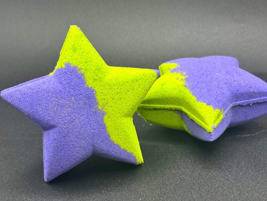 Halloween Star Kids Bath Bomb with Halloween - Themed Bracelet Inside - Berwyn Betty's Bath & Body Shop