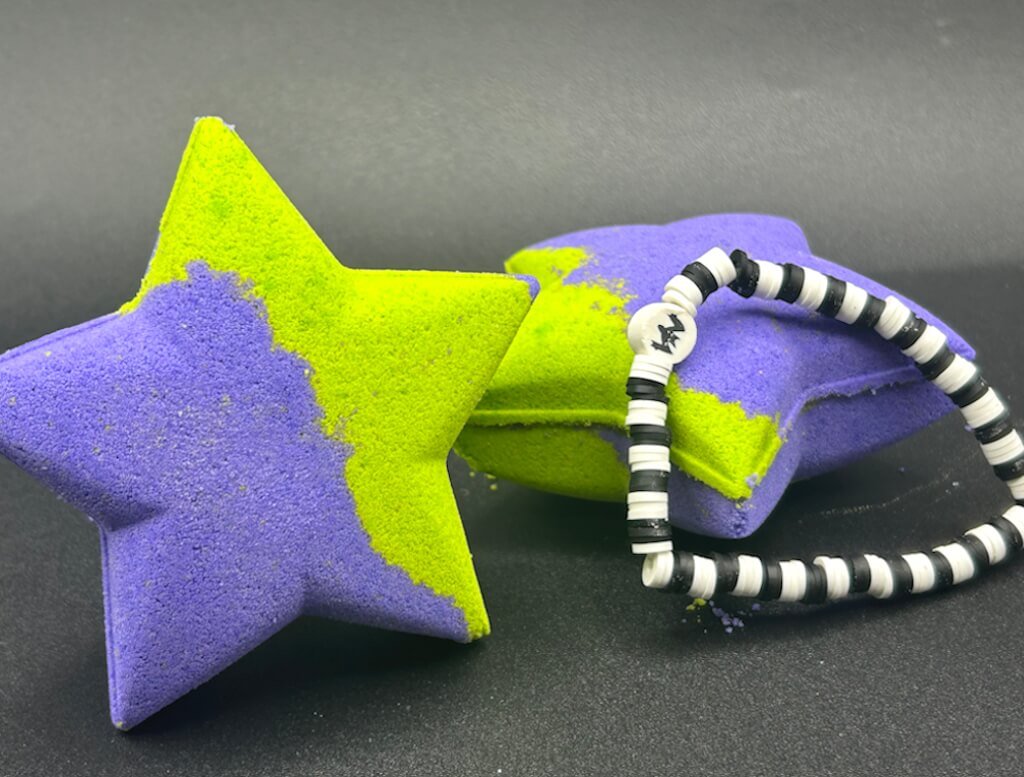 Halloween Star Kids Bath Bomb with Halloween - Themed Bracelet Inside - Berwyn Betty's Bath & Body Shop