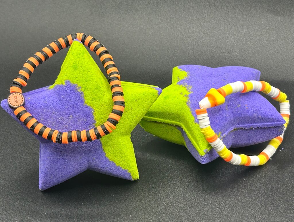 Halloween Star Kids Bath Bomb with Halloween - Themed Bracelet Inside - Berwyn Betty's Bath & Body Shop