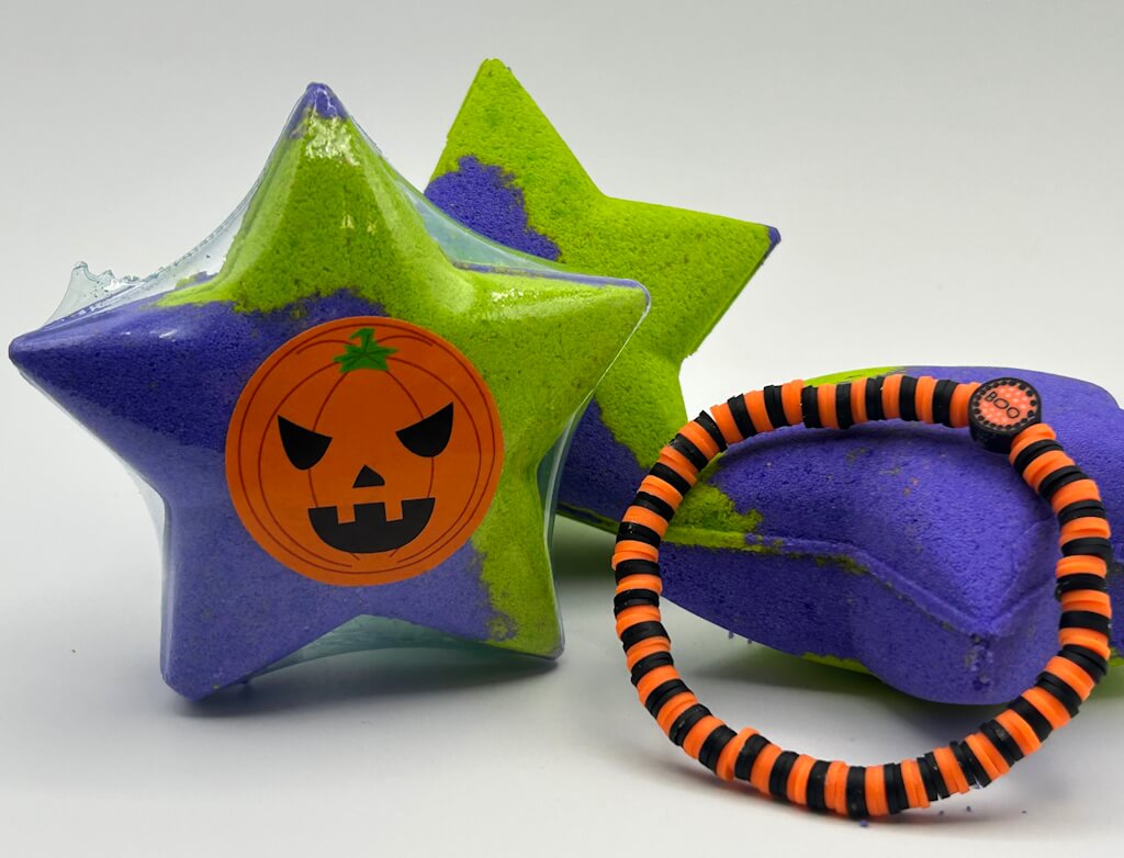Halloween Star Kids Bath Bomb with Halloween - Themed Bracelet Inside - Berwyn Betty's Bath & Body Shop