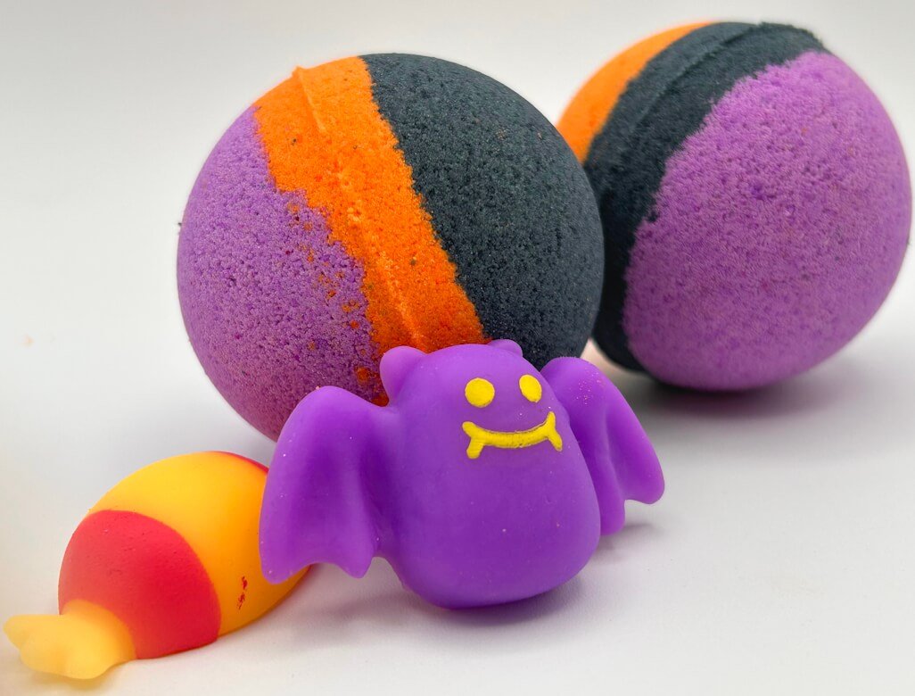 🎃 Halloween Striped Kids Bath Bomb with Stretchy Mochi Toy Inside - Berwyn Betty's Bath & Body Shop