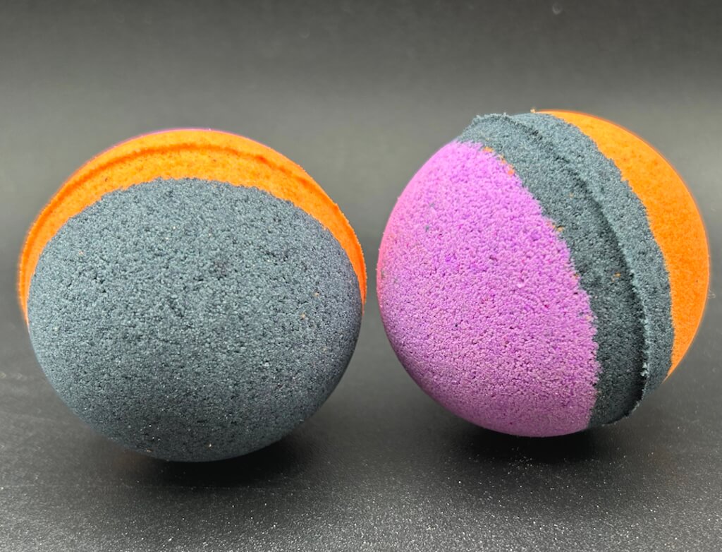 🎃 Halloween Striped Kids Bath Bomb with Stretchy Mochi Toy Inside - Berwyn Betty's Bath & Body Shop