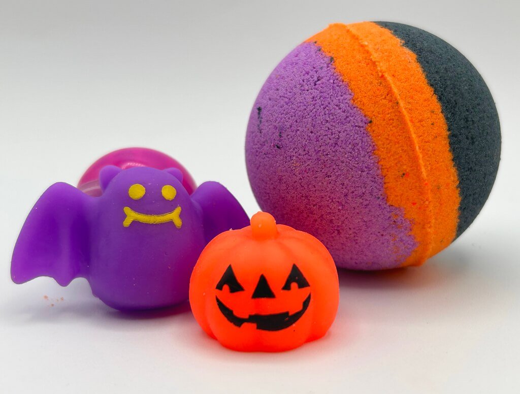 🎃 Halloween Striped Kids Bath Bomb with Stretchy Mochi Toy Inside - Berwyn Betty's Bath & Body Shop
